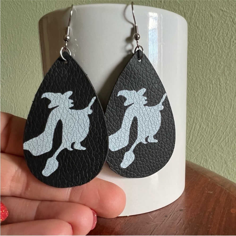 NWT Witch Halloween Tear Drop Earrings